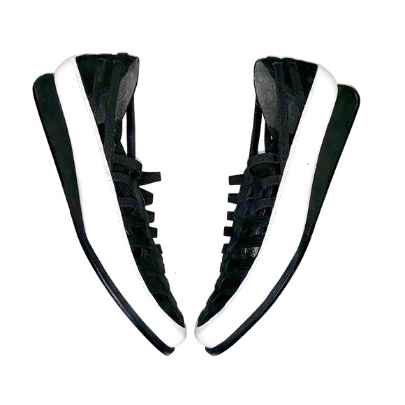 Stuart Weitzman Move-In Strappy Elastic Sneaker size 8.5 Black - Picture 3 of 8